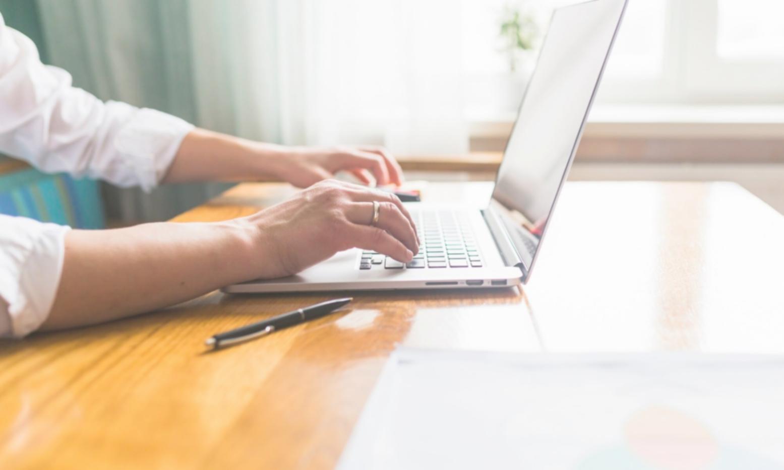 Gruppendiskussion über Finanzstrategien